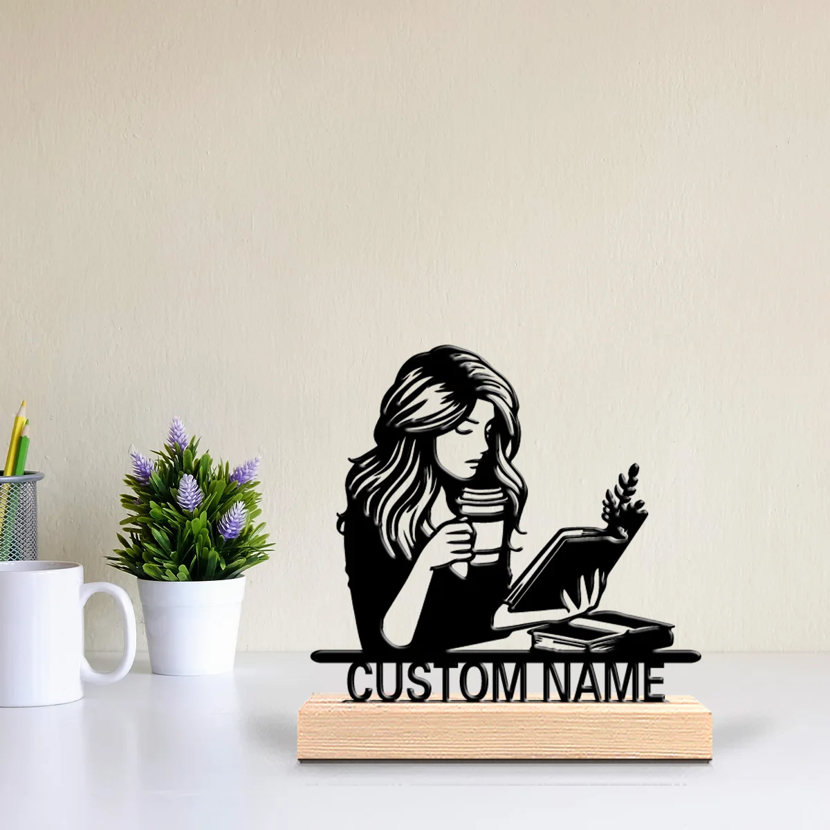 1pc élégant personnalisé femmes lecture, tenant des tasses à café statues en métal Art en métal avec Base en bois comme bureau d'étude