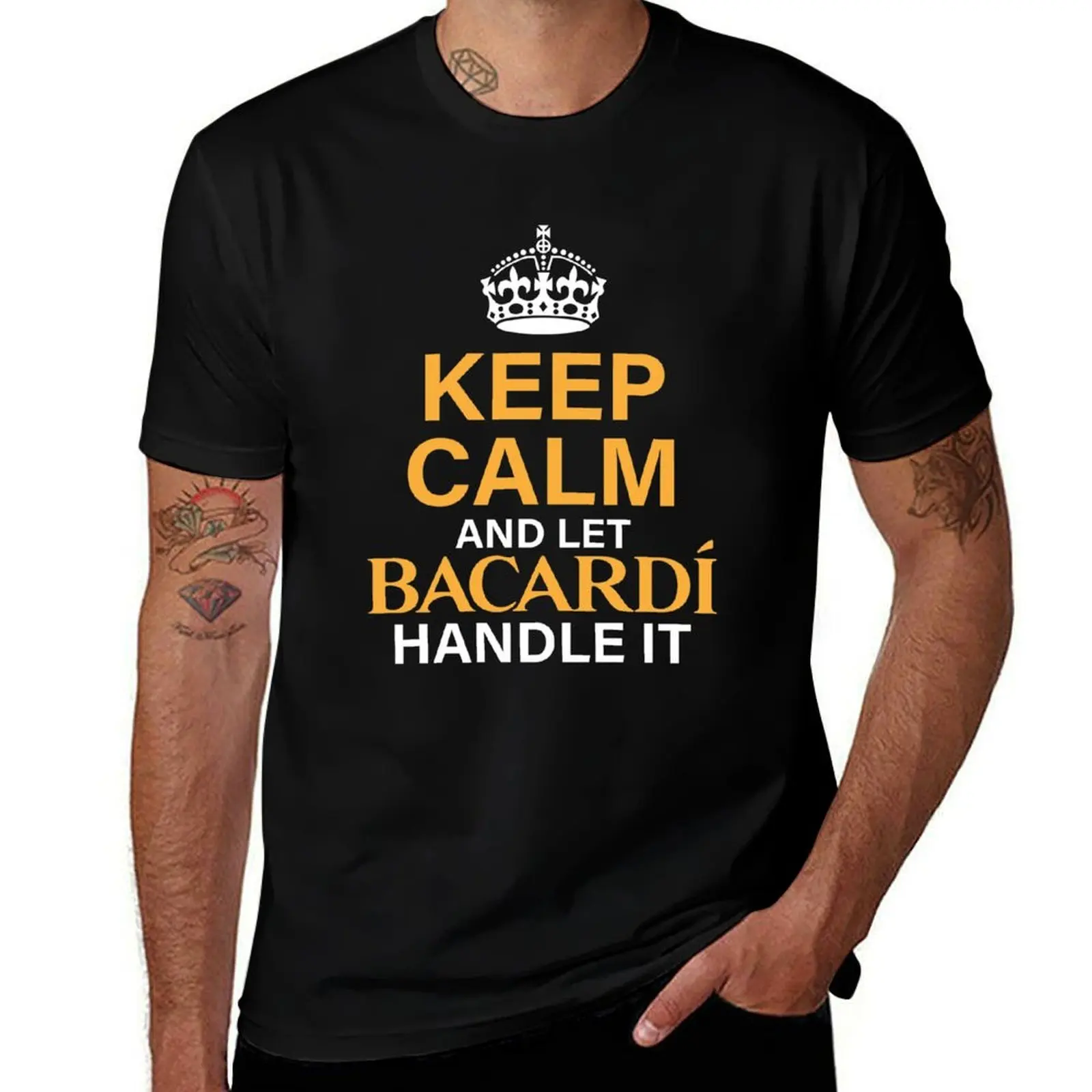 Футболка Keep Calm And Let Bacardi Handle It, рубашка с рисунком ликера, классическая футболка для питья, футболка, мужская дизайнерская футболка Футболка Keep Calm And Let Bacardi Handle It, рубашка с рисунком ликера, классическая футболка для питья, футболка, мужская дизайнерская футболка