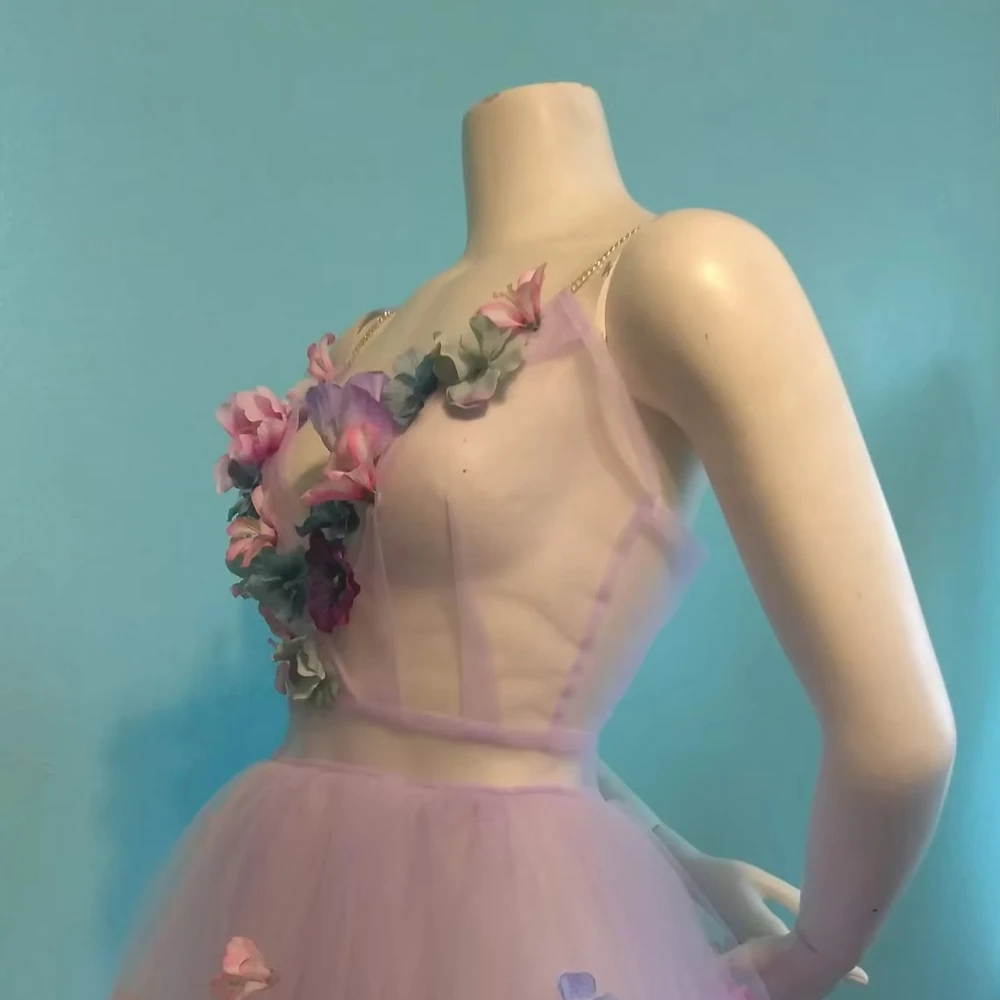 الوهم الزهور فساتين لحضور الحفلات الموسيقية الخامس الرقبة الطبقات تول ألف خط رداء حفلات السباغيتي الأشرطة موضة الخزامى النساء فساتين السهرة