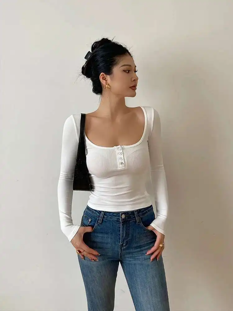Spicy Girl U-ausschnitt Schnalle Unten Hemd Langarm T-shirt Für Frauen 2024 Neue Stil Abnehmen Langarm Tees Mode frauen PFV4