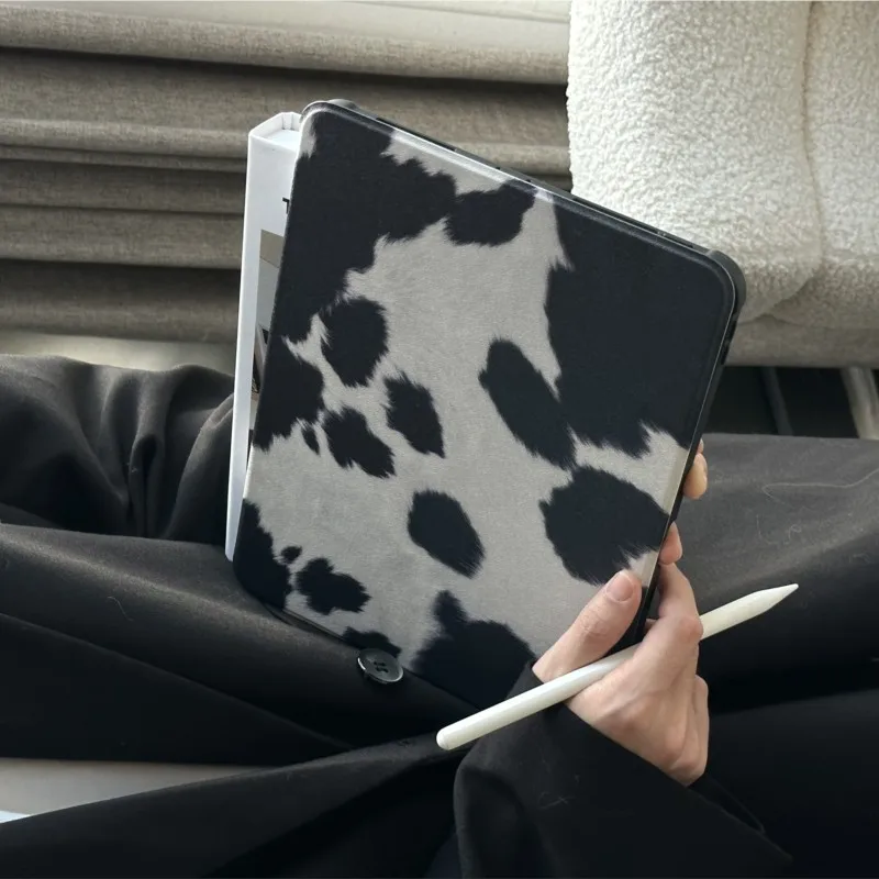 Cow Pattern Fuzzy Tablet Cover for iPad Air 3, Air (2019), iPad Pro 10.5in, Air 4/5, 10th Gen, 10.9in, 11th Gen, A16, 11in - Pro