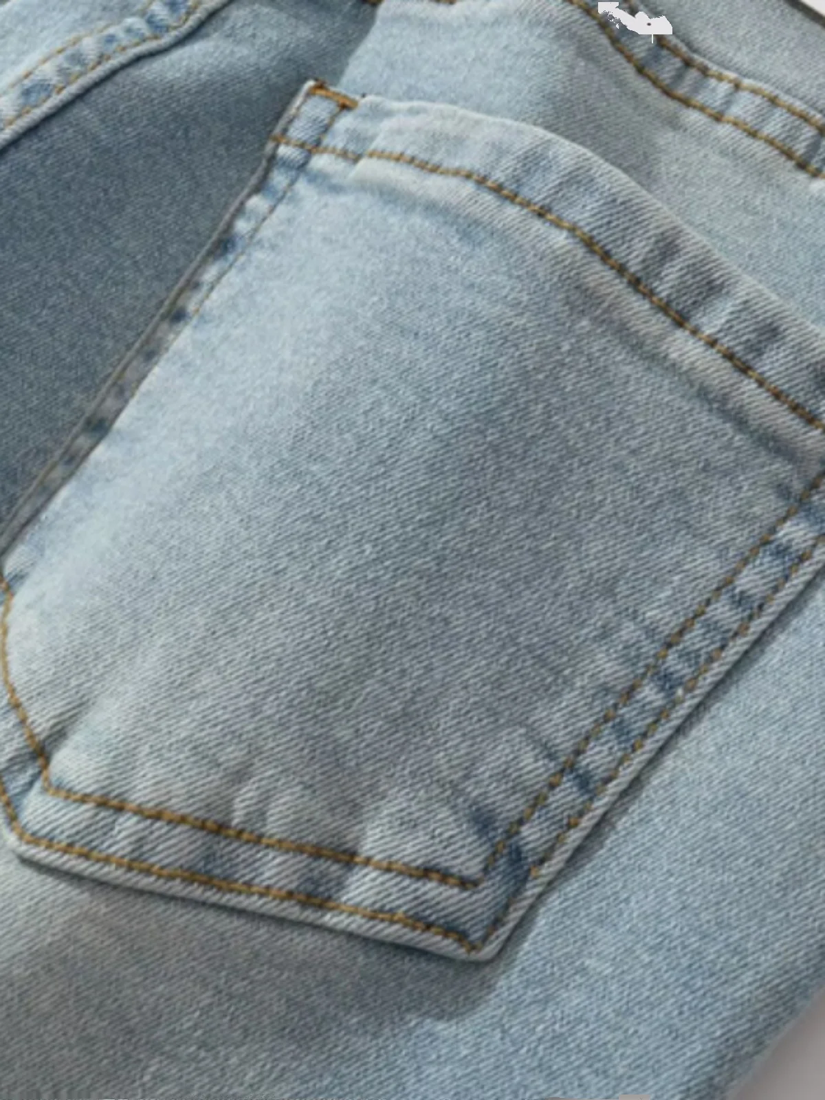 กางเกงยีนส์ทรงกระดิ่งเอวสูงแบบวินเทจ ช่วยกระชับสัดส่วน ยกกระชับสะโพก ให้เอวเล็กลง ขาเรียวยาว ดูผอมเพรียว