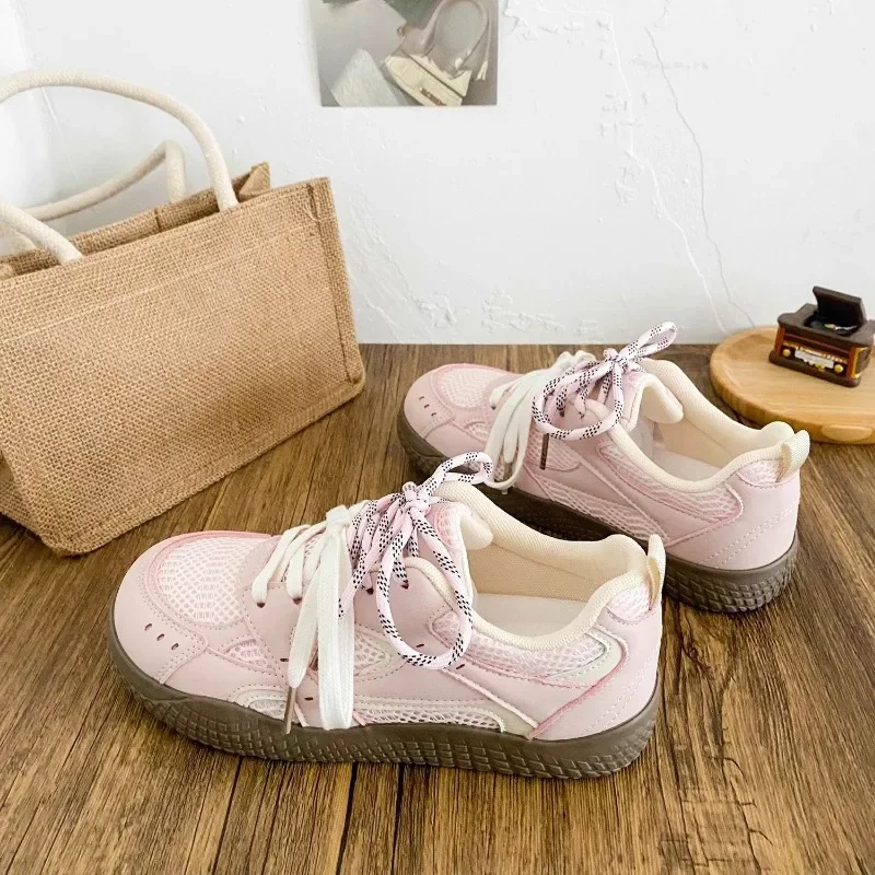 

Новые маленькие белые туфли, дышащая сетчатая обувь для спорта и отдыха, модные универсальные нескользящие женские кроссовки