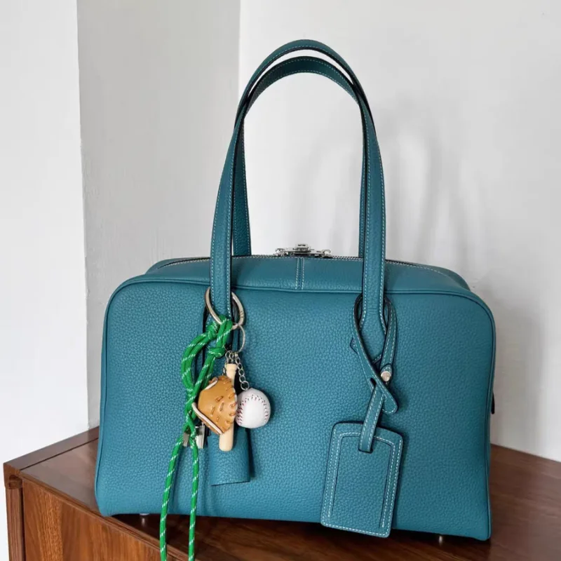 

Brand Luxury Genuine Leather Tote Bag Lychee Texture French Retro Elegance Large Capacity Tote Bag Simple Commuter Shoulder Bag