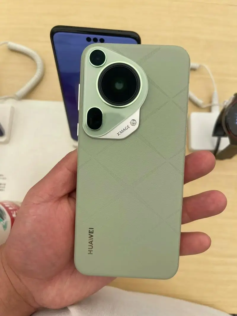 هاتف Huawei Pura70 Ultra الذكي بشاشة 5G 6.8 بوصة 2844x1260px CPU Kirin 9010 ثنائي الشريحة (نانو SIM) هاتف مستعمل