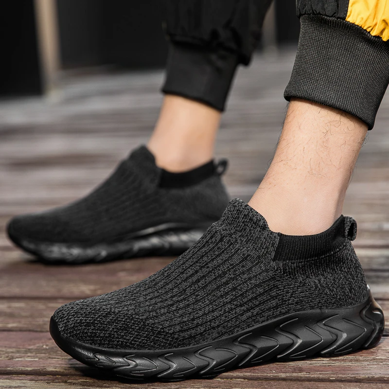 Męskie buty jesienna nowa para skarpetek casualowa buty do tenisa wysokiej jakości lekka gruba podeszwa moda czarna siatka sportowe obuwie