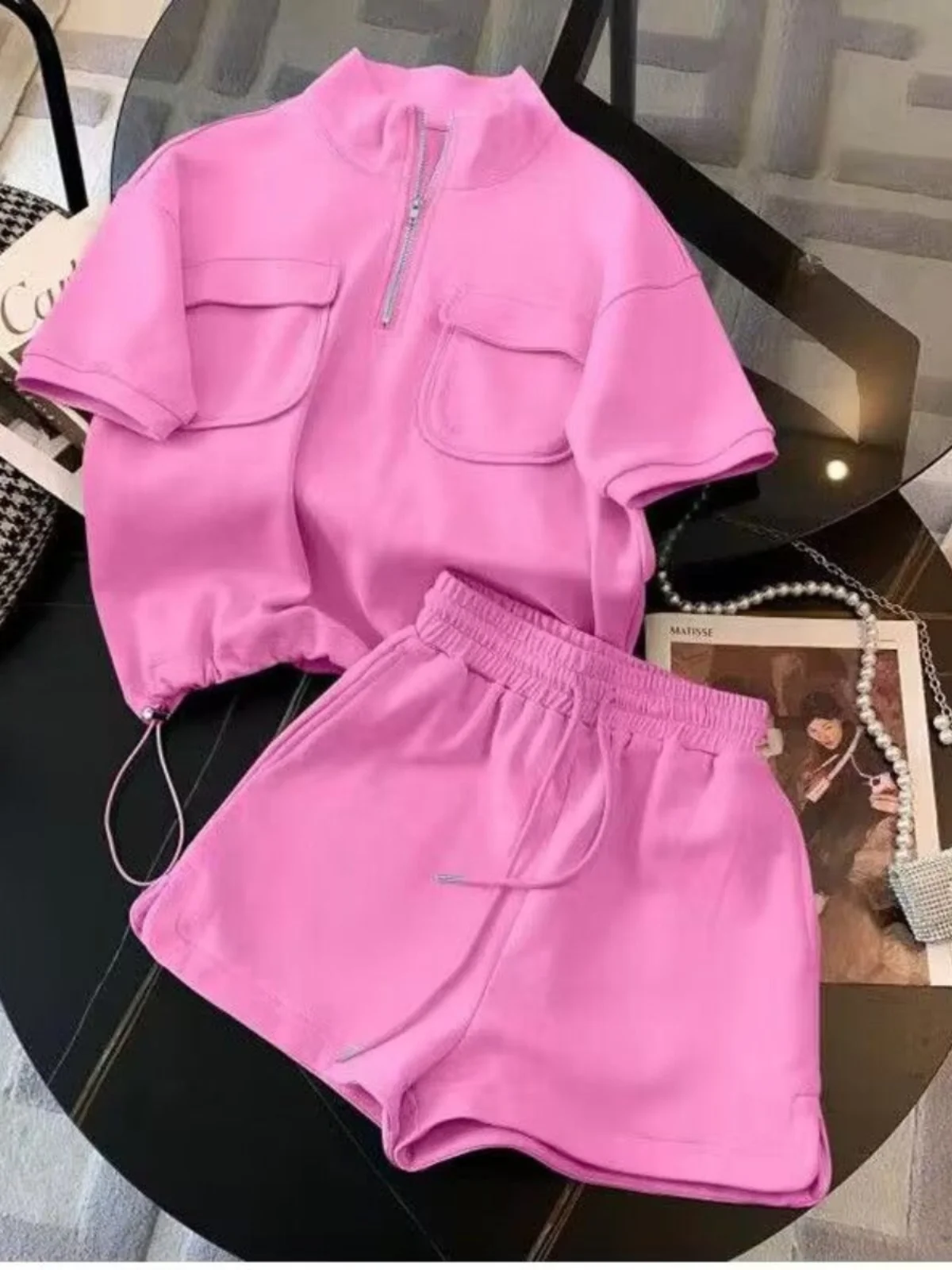 

Fashionable Sportswear Set Short Sleeve Top And Shorts Women's Half Zipper Two-Piece Outfit Trendy Summer 2026 Midi Length