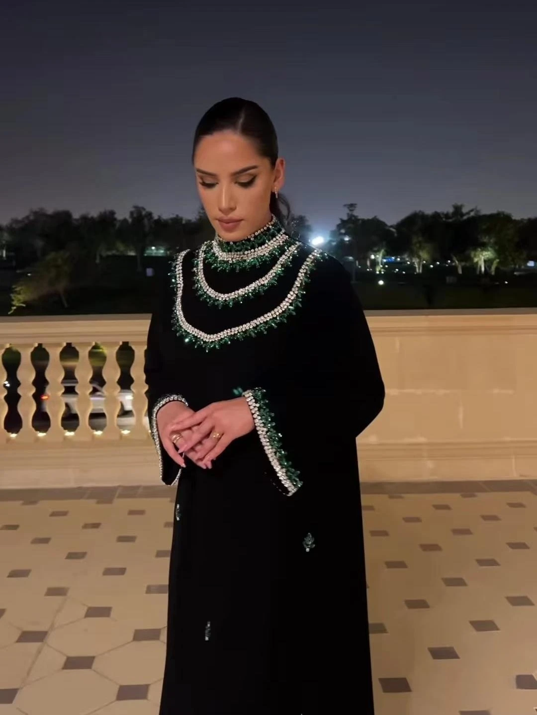 Green Crystal Evening Dress Long Sleeves Beads Elegant Prom Dresses 2023 High Neck Loose Formal Occasion Party Gown Robes De