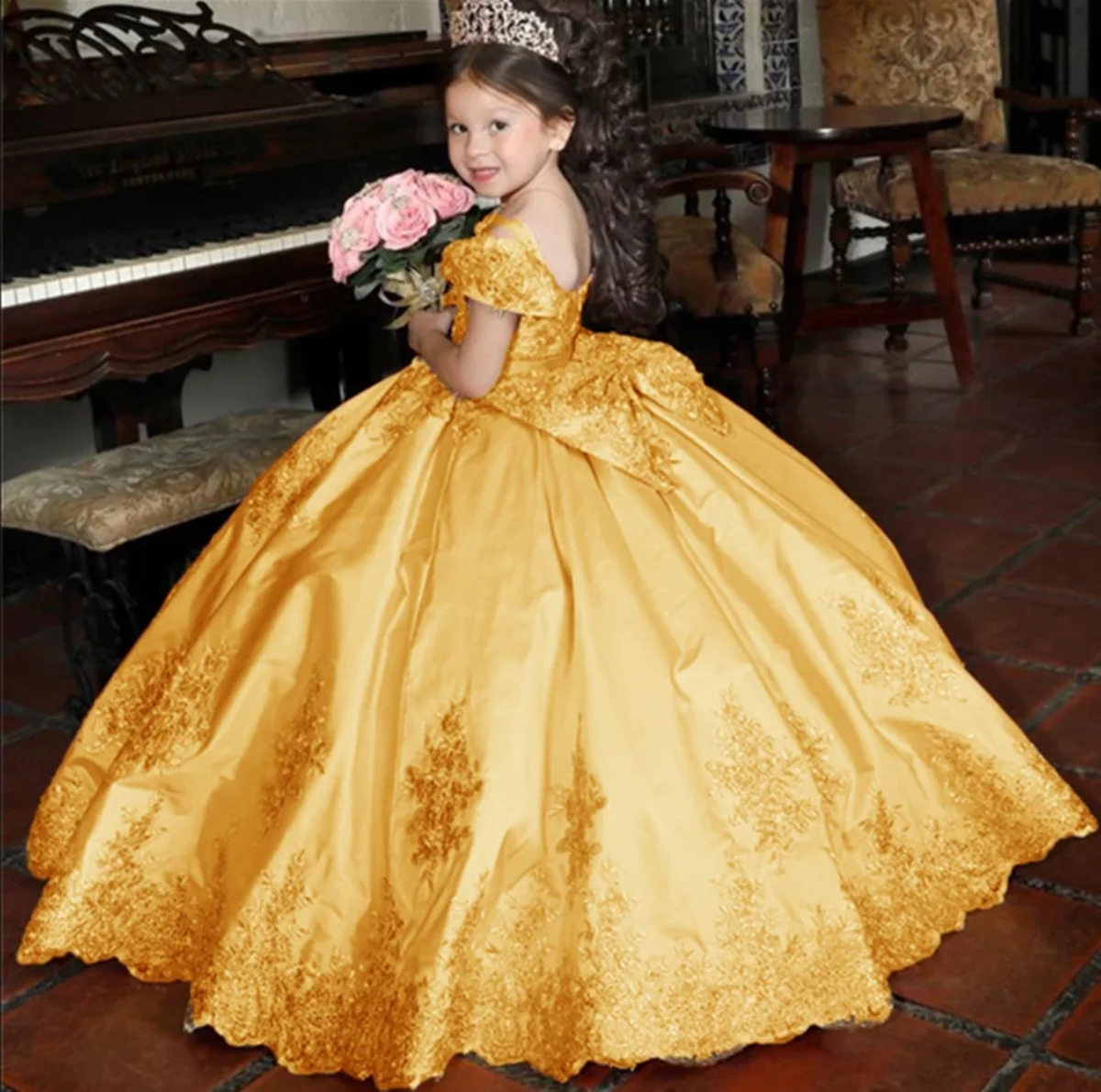 Luxus Goldene Applikation Volle Ball Prinzessin Hochzeit Party Blumenmädchen Kleid Weg Von Der Schulter Bodenlangen Erstkommunion Kleid Neue