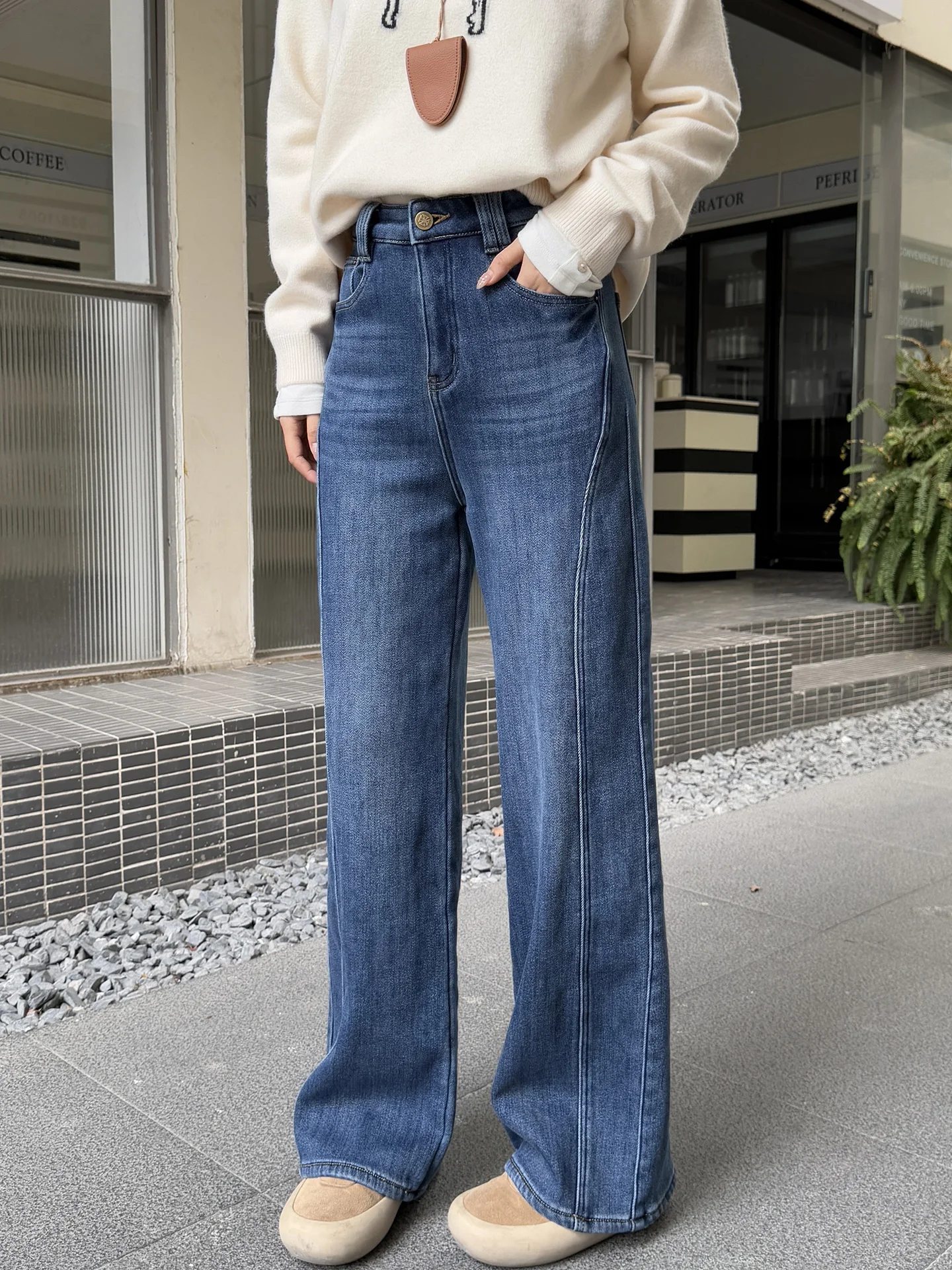 

Синие джинсы с широкими штанинами на флисовой подкладке, женские зимние прямые свободные брюки в пол, скрывающие недостатки фигуры, повседневные, стильные