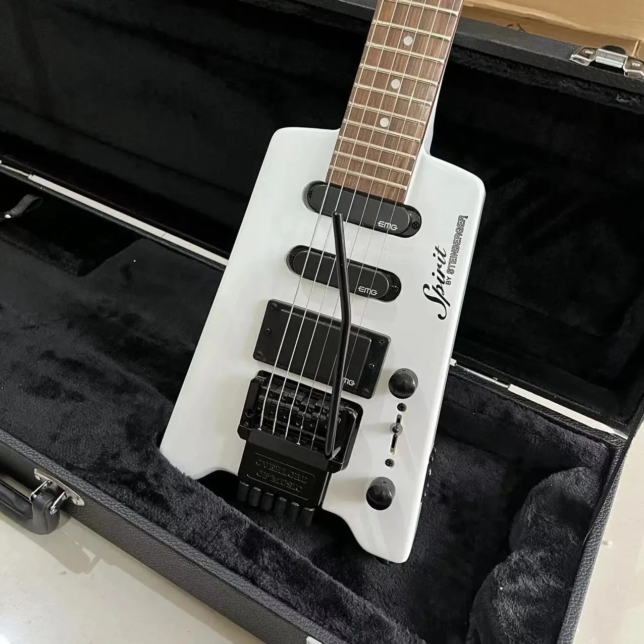 Performance Steinberger Guitar, White Color, Rosewood Fingerboard, Black Hardware, 6 Strings Guitarra,only guitar ,no hardcase