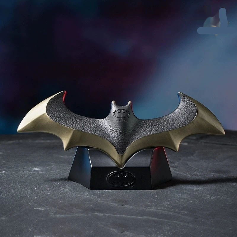 

Fond Joy DC Comics Batman Batarang Pure Copper Ornament Office Decor Craft For Batman Comic Fans Enthusiasts