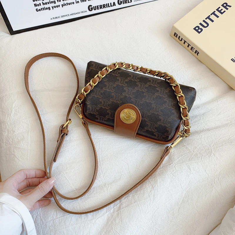 

Fashion Tote Bag for Women, High-Capacity and Niche Design, Light Luxury Brand with Elegant Style