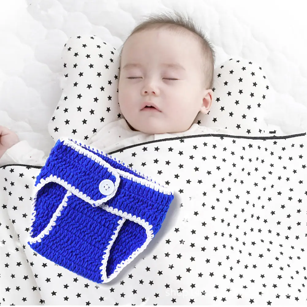 

1 set Newborn Knitted Cotton Costume Set Red Photo Outfit Football Theme Soft Warm Hat Shorts Ball Accessory for Party