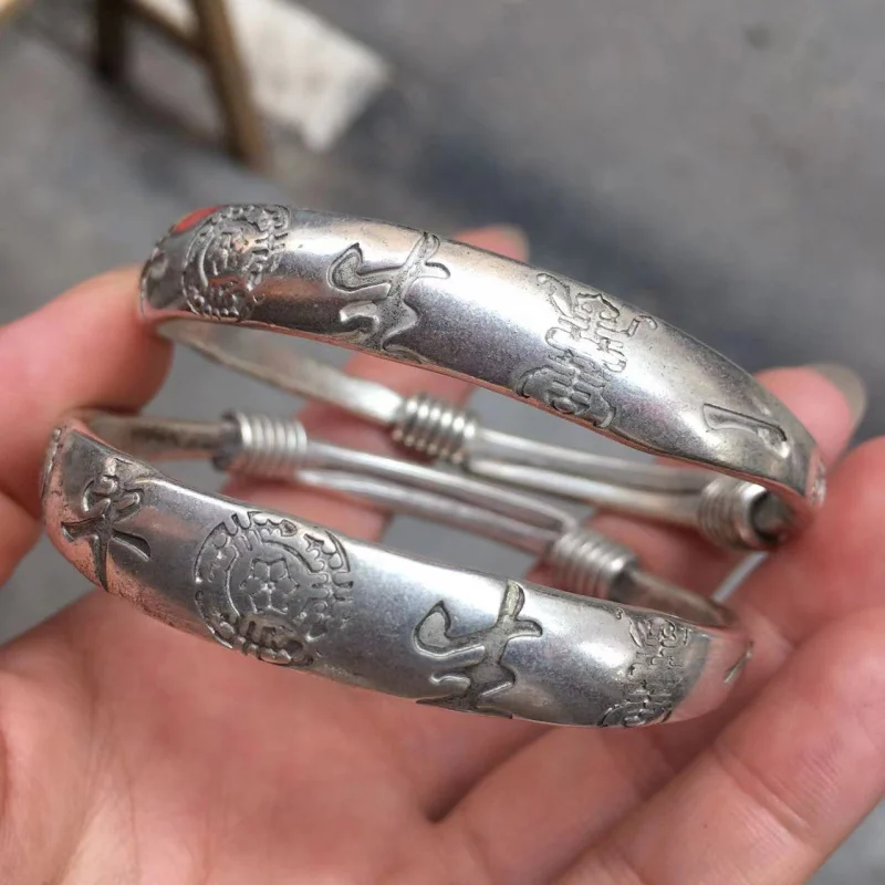 Tibetan Peace a plain ring, fortune and longevity Miao silver women, carved flower bracelet