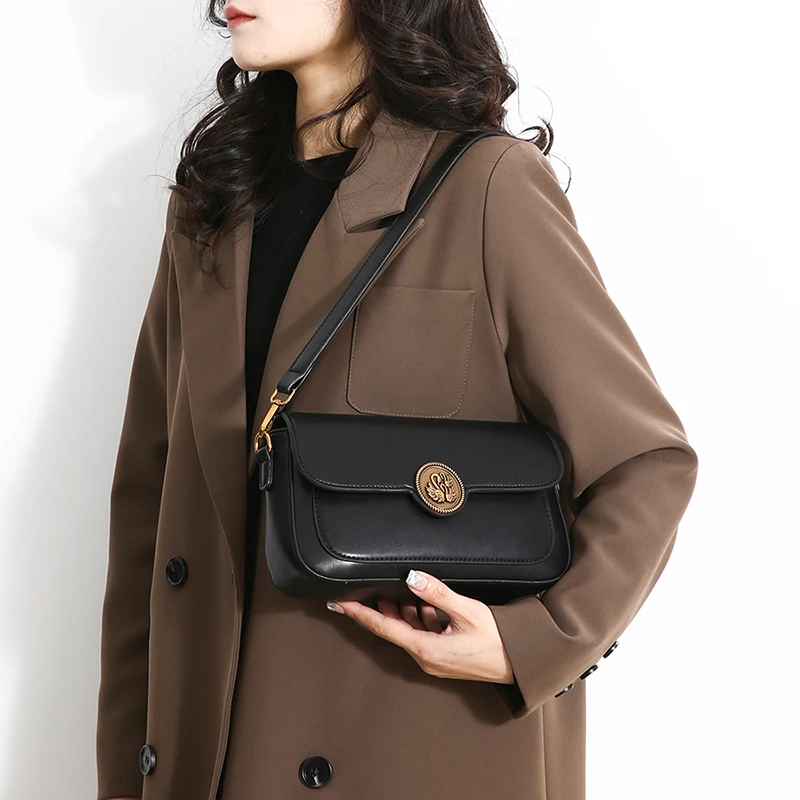 

Elegant solid-color ladies' shoulder bags, fashionable PU leather shoulder bags, suitable for daily use, trendy and versatile bu