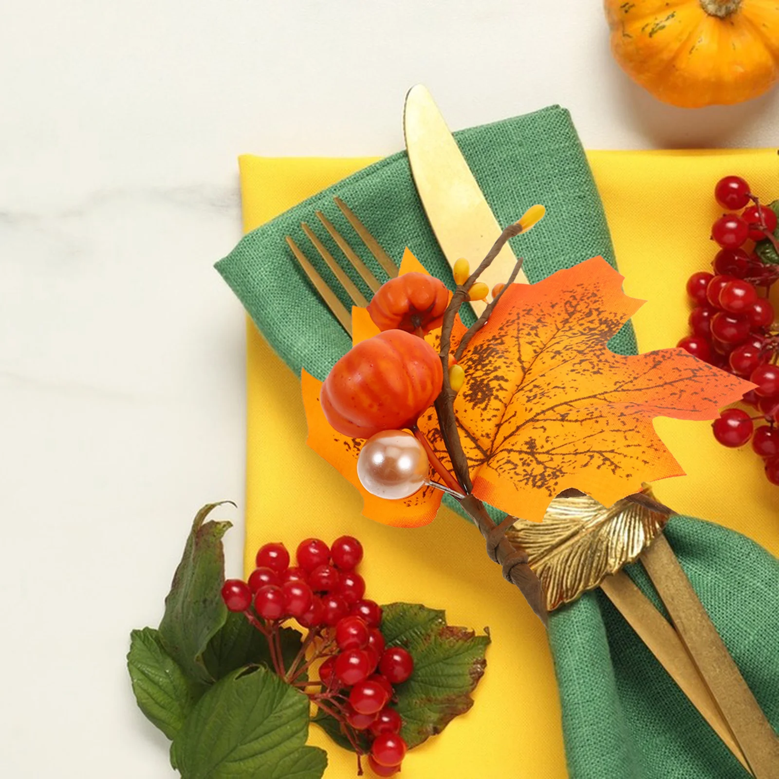 

2Pcs Thanksgiving Napkin Buckles Cloth Iron Foam Unique Design for Holiday Gifts and Special Events Decor Fall Napkin Rings