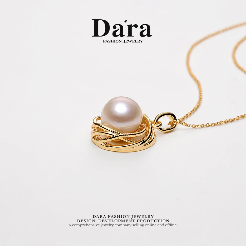 Freshwater Nucleated White Pearl Necklace with a Warm White Tone, 10-11mm, Near-Round with Strong Luster and Slight Imperfections, in a Light Luxury Gift Box, a Holiday Gift for Women