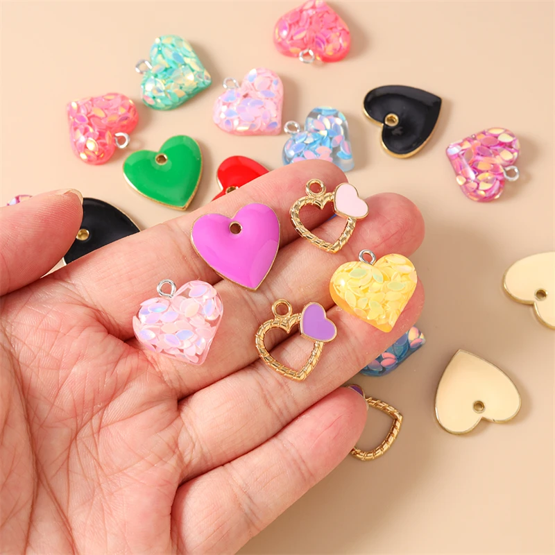 20 Stück niedliche, bunte Herzanhänger in verschiedenen Farben für Ohrhänger, Halsketten, Armbänder, DIY-Bastelarbeiten und Schmuckherstellung. – Detail 1