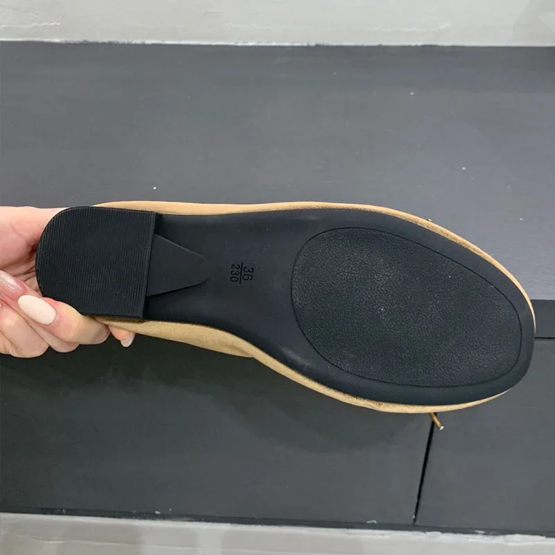 Lässige, weiche, modische Seiden-Ballerinas für Damen, flache Schuhe mit runder Spitze, flache Damenschuhe mit Schmetterlingsknoten, Slip-On-Modelle. – Detail 7