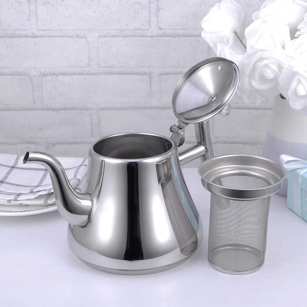 

1L Stainless Steel Tea Pot Smooth Glossy Finish Curved Handle Strainer Tea Kettle For Home Kitchen Use Coffee Pot
