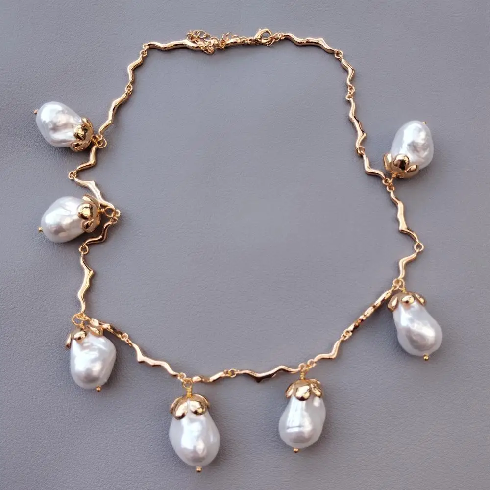 

yygem Gold Plated 17x25mm White Sea Shell Pearl Chain Link Necklace Birthday Jewelry Gifts Wholesale