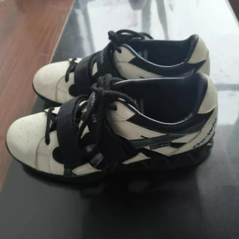 

2025 Hot Sale Weight Lifting Shoes for Men Women Squat Shoes Couples Good Quality Indoor Gym Shoe Leather Sport Shoes Unisex