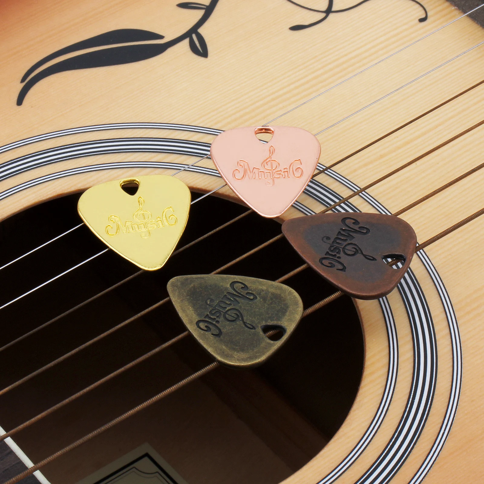 Zinc Alloy Gold Bronze Guitar Picks for Guitar / Bass /Ukulele with Hole, String Instrument Metal Plectrum Plucked