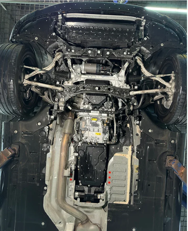 

Для Mercedes-Benz E300L 2024Марганцевая сталь под защитным приспособлением двигателя, капот двигателя, щиток двигателя, автомобильные аксессуары.