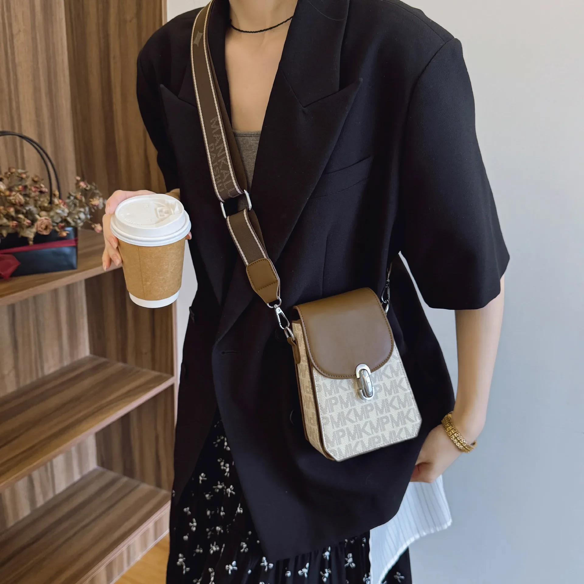 

2025 Spring - Summer New Women's Printed Grid Shoulder Mobile Phone Bag - Wide Strap Exquisite and Trendy Small Square Style