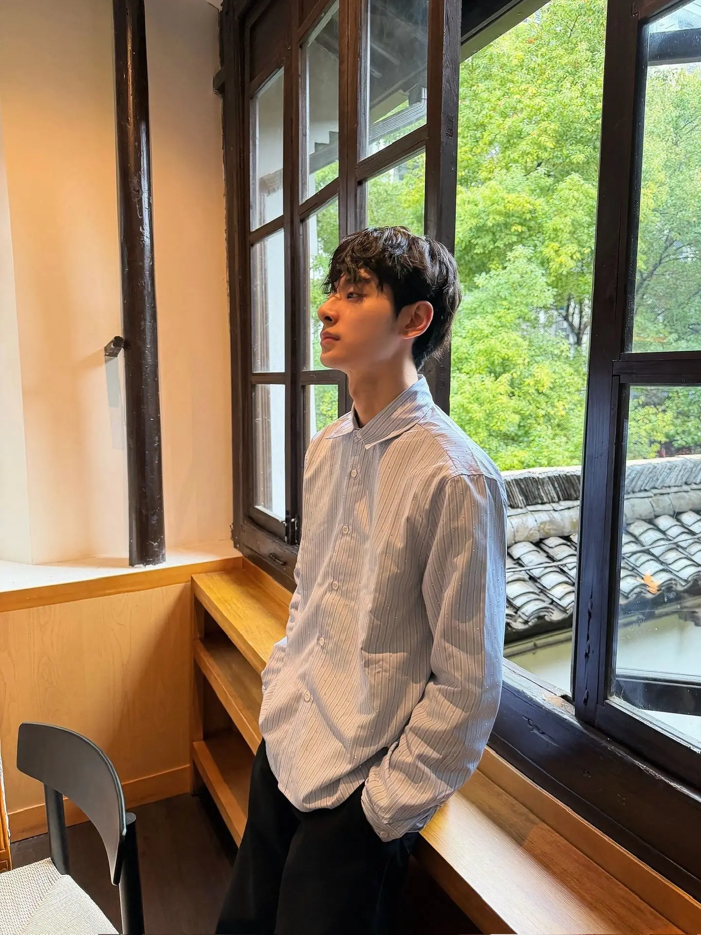 Light Blue Men's Long Sleeve Shirt Vertical Stripe Pattern Starry  Rhinestone Casual Fashion Spring Season High Intelligen...