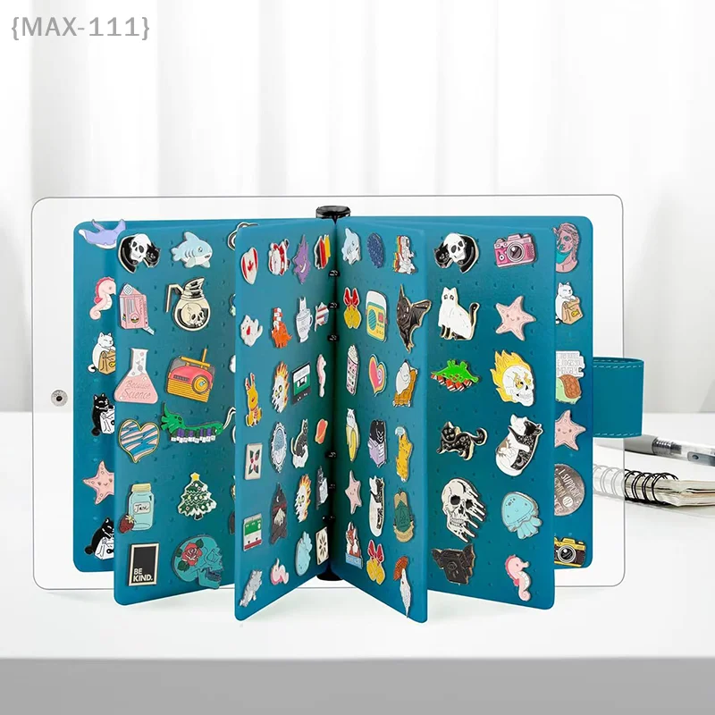 【لا】ألبوم دبوس التذكار - كتاب عرض بروش اللباد مع صندوق شارة معدنية لتنظيم وجمع السحر بنفسك