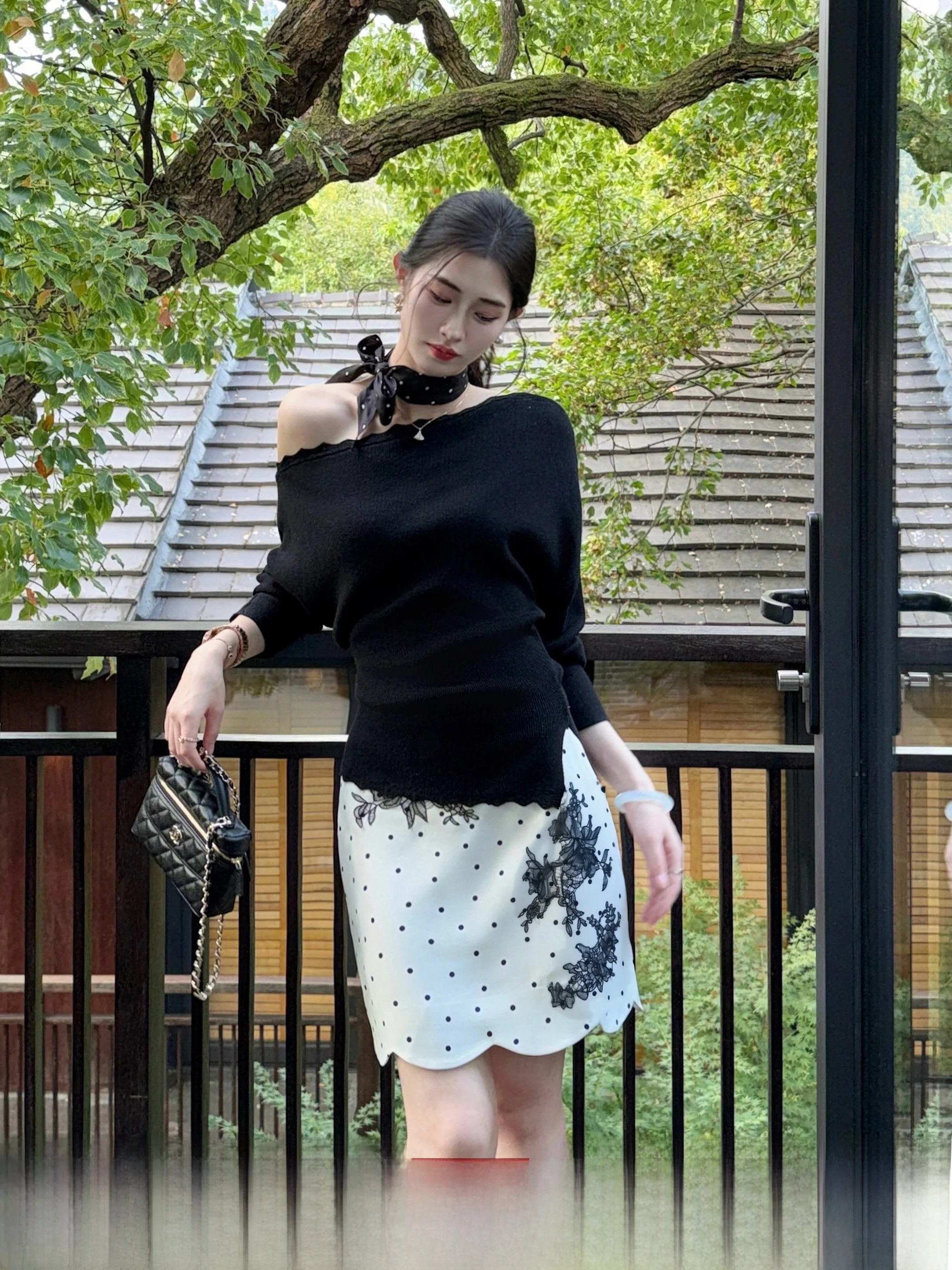 Lingxian Zhihe French Style Polka Dot Print Bodycon  Skirt Women's Early Autumn Lace Embellished High Waist A-Line Skirt