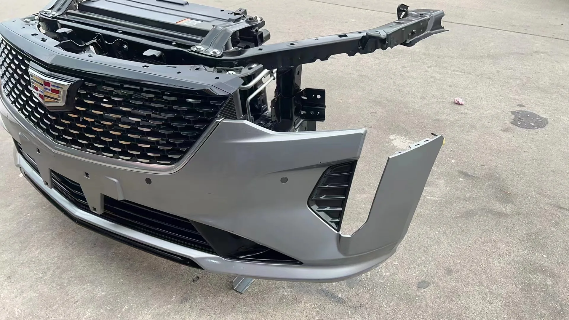 Hot CT4 Genuine Used Auto Parts Body Kits Parts Car Front Bumper for Cadillac