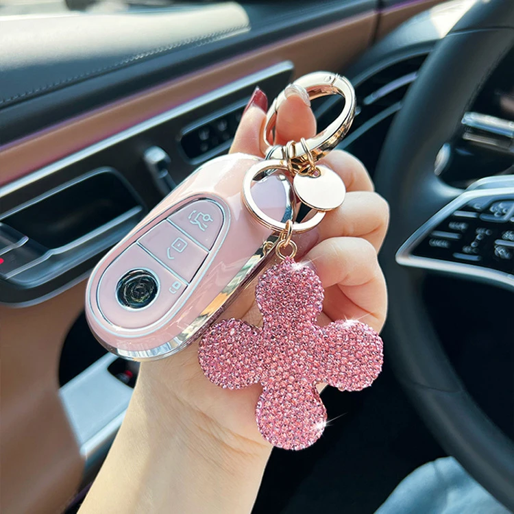 New Creative Clay Diamond Full Diamond Four-leaf Clover Keychain Exquisite Diamond-encrusted Car Key Chain Simple Bag Pendant