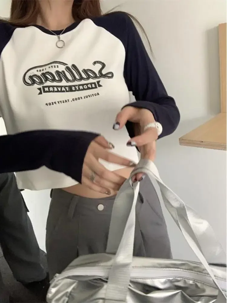 한국어 스타일 티셔츠 여성 뜨거운 여자 레트로 프린트 티셔츠 여성 긴 소매 자르기 탑 패치 워크 Y2k 빈티지 탑 streetwear