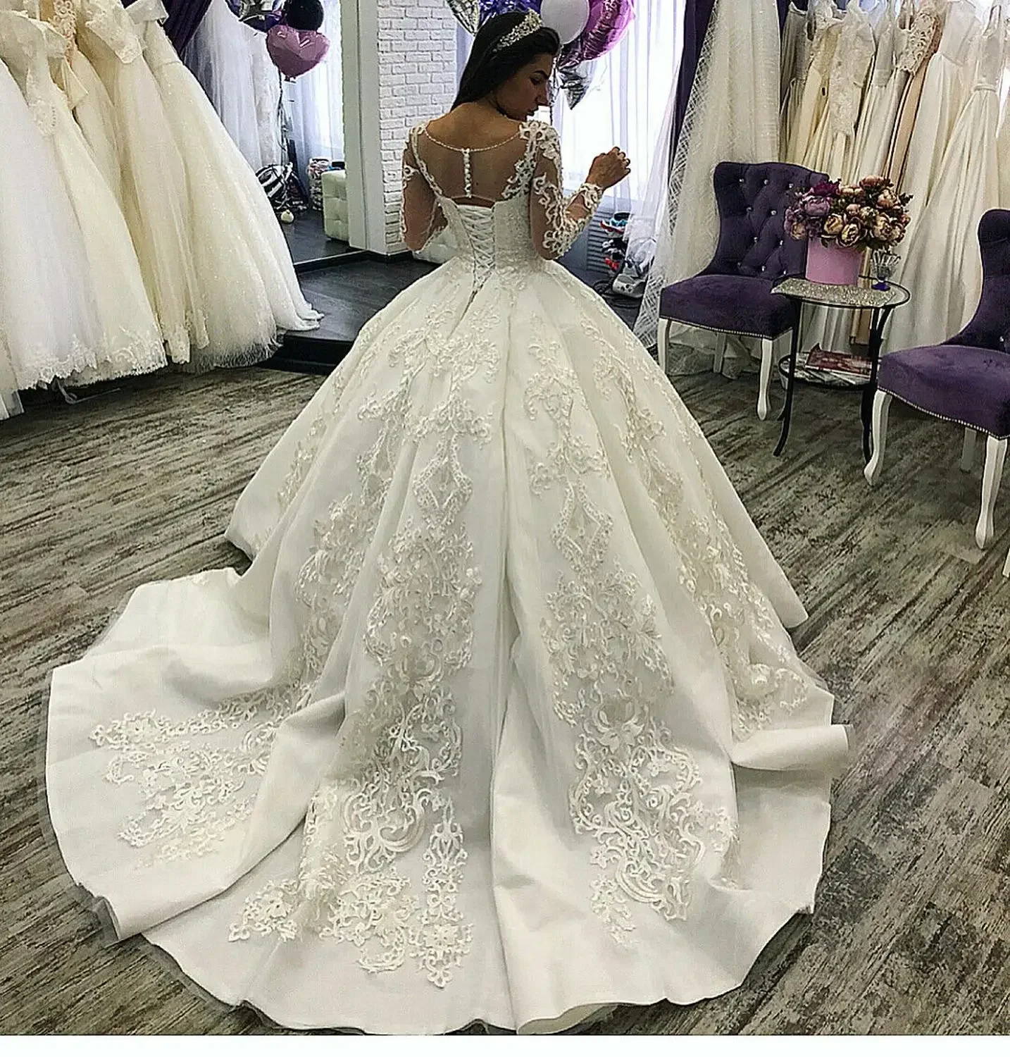 Abiti da ballo da sposa con corsetto con lacci personalizzati Abiti da sposa su misura con maniche lunghe