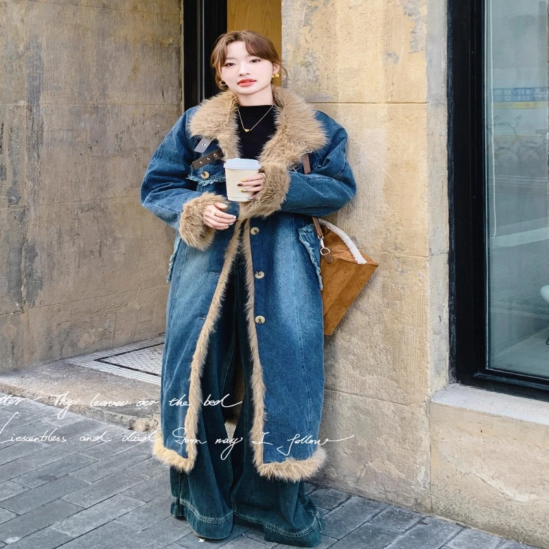

2025 Winter Fashion Thick Parka Women Denim Jacket with Faux Shearling Long Coat