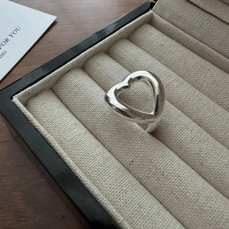

Простое кольцо из стерлингового серебра 925 пробы, корейская версия тяжелой промышленности, нишевый дизайн, модное кольцо любви для подарков, оптовая продажа ювелирных изделий
