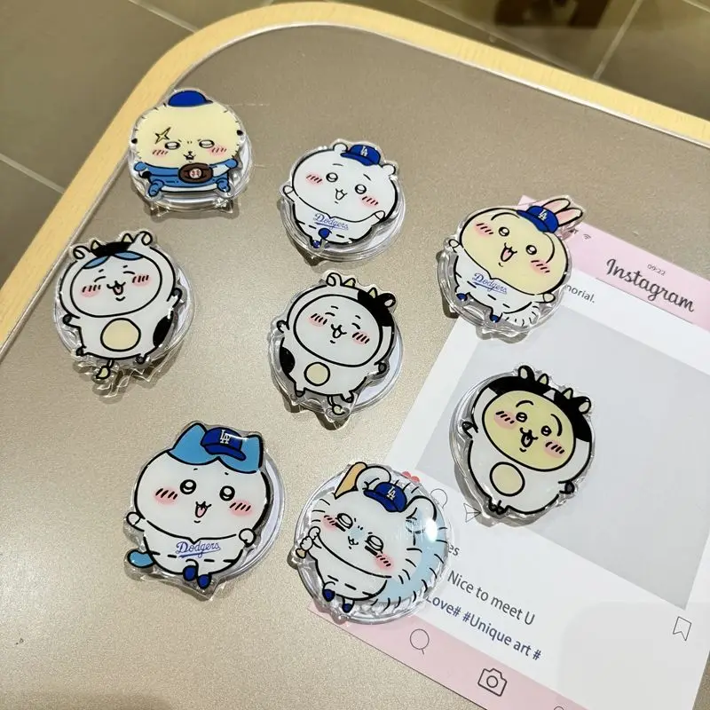 

Cute Chiikawa Hachiware Usagi, suitable as a birthday gift, easy to carry, magnetic phone holder