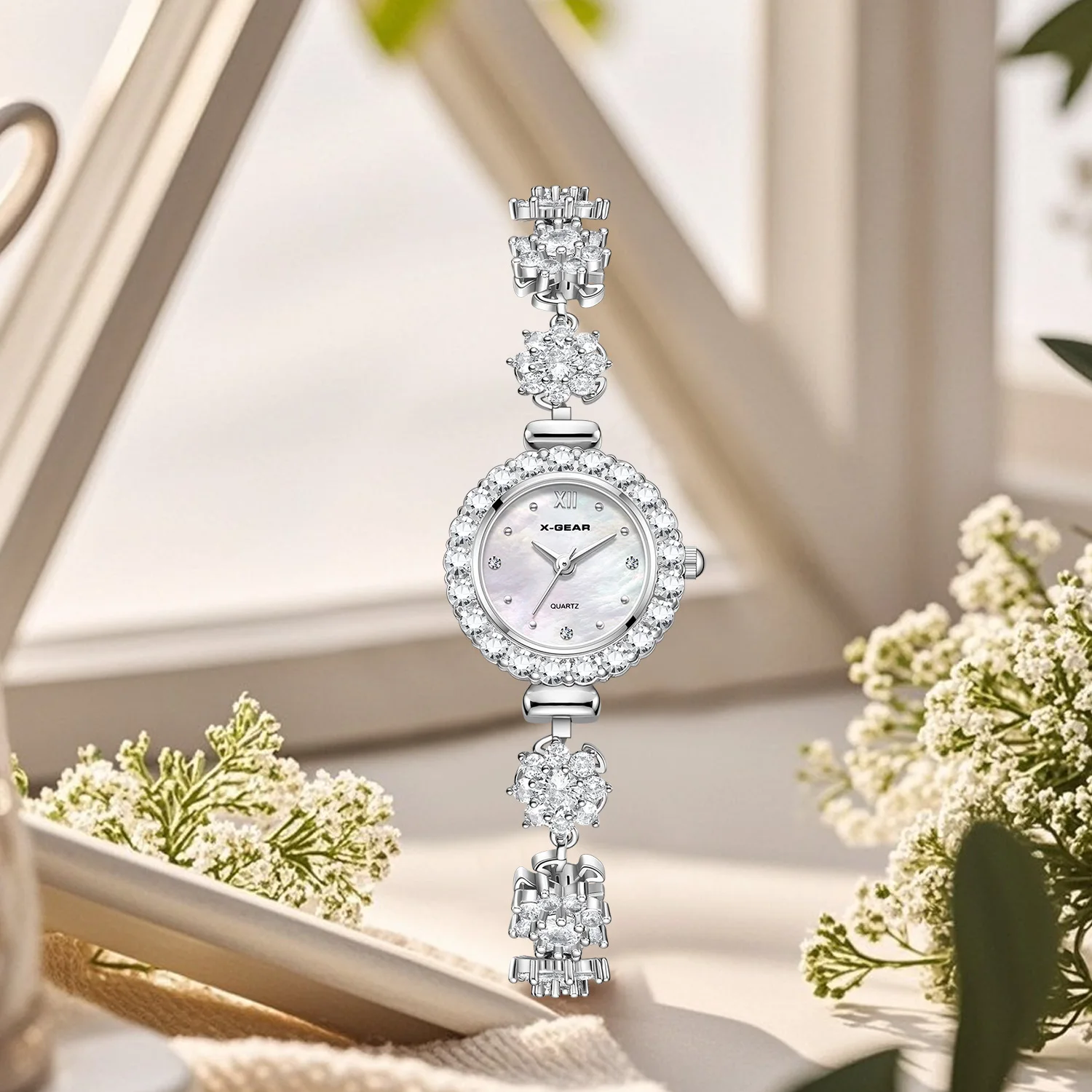 X-GEAR New Fashion Women's Watch with Mother of Pearl Dial Fashionable Lightweight Quartz Movement Rotating Watch Chain