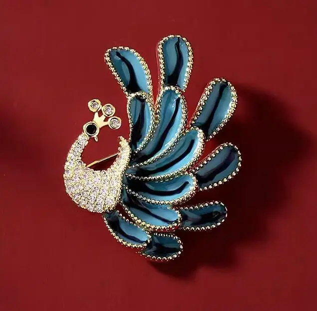 Elegant Animal Peacock Brooch Light Luxury Brooch For Women Gift Jewelry Accessories