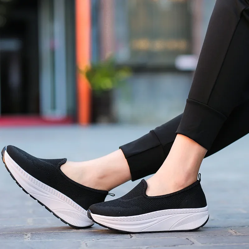 

2024 Summer Luxury Shoes Breathable Women Slip-on Lazy Shoes Women Tenis Sports