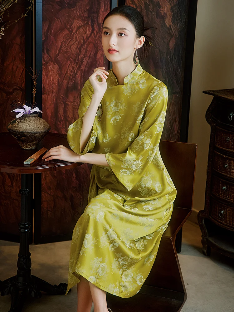 

Qingdang New Chinese Style Design Pleated Belted Improved Daily Dress Long Slanting Lapel Low Slit Polyester Fiber