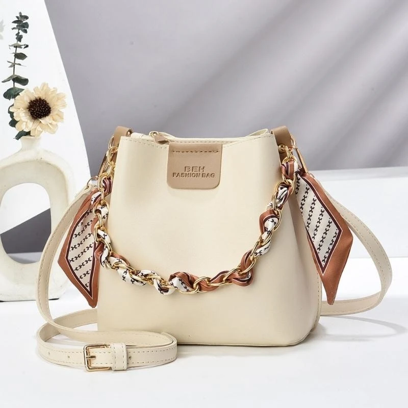 Fashionable Shoulder Bag Adjustable Strap PU Leather Crossbody