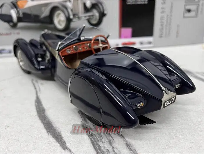 Модель машины Bugatti 57SC из Корсики, 1:18