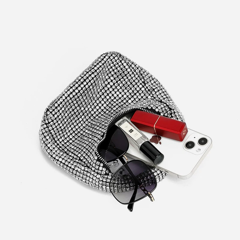 Dinner bag with full diamond moon design2026New summer handbag for underarm wear
