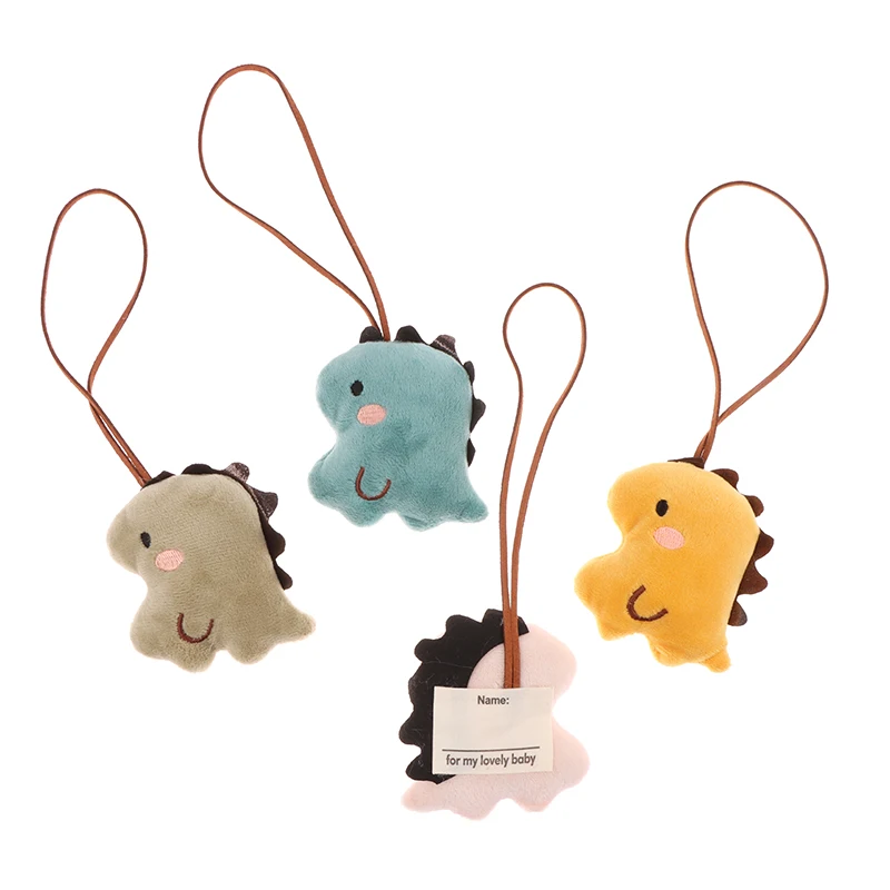 Pendentif autocollant de nom de dinosaure mignon, marque anti-perte, étiquette de nom, breloque, porte-clés, décor de sac, dessin animé, animal en peluche, beurre en peluche