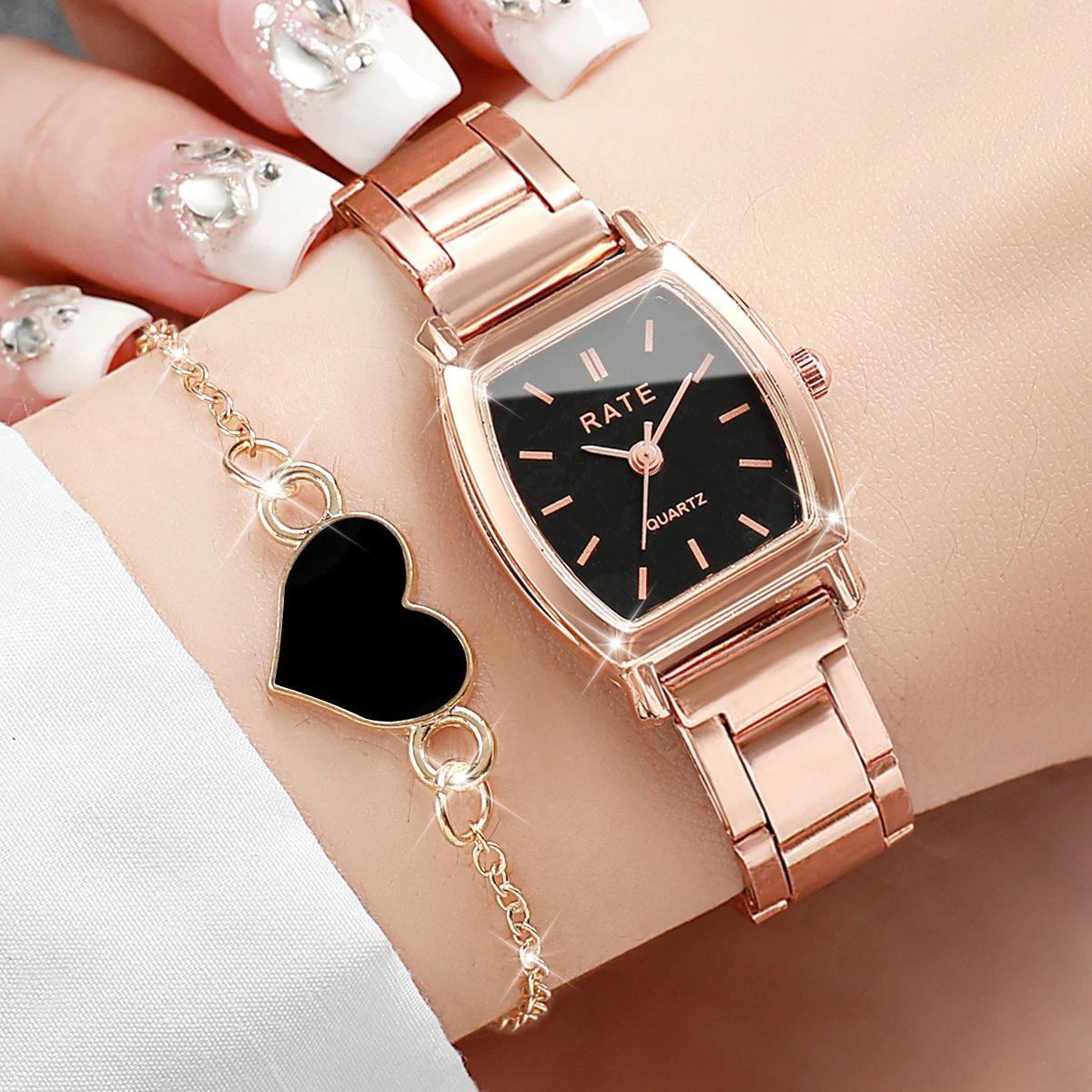 

2 шт./компл. Модные женские часы с кварцевым механизмом, браслетом из сплава и браслетом в виде сердца, набор для девушек (без коробки)