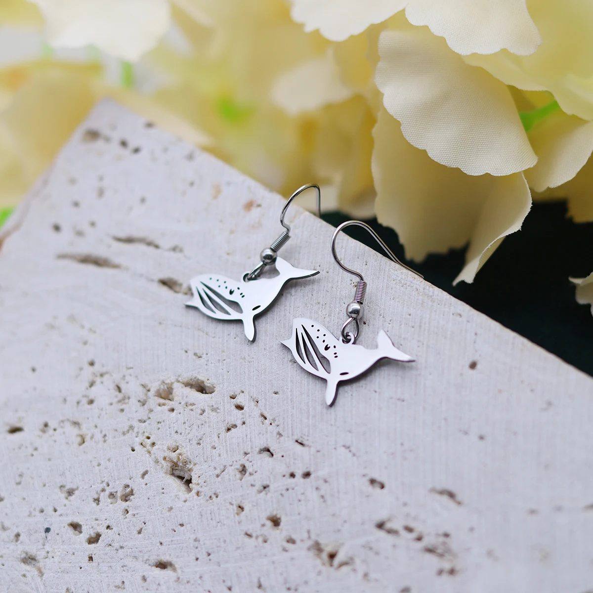 Women's Long Earrings Hollowed Out Whale Earrings Geometric Patterns Ethnic Jewelry Retro Dangle Earrings